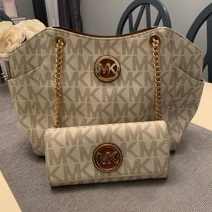 Michael Kors Purse & Wallet